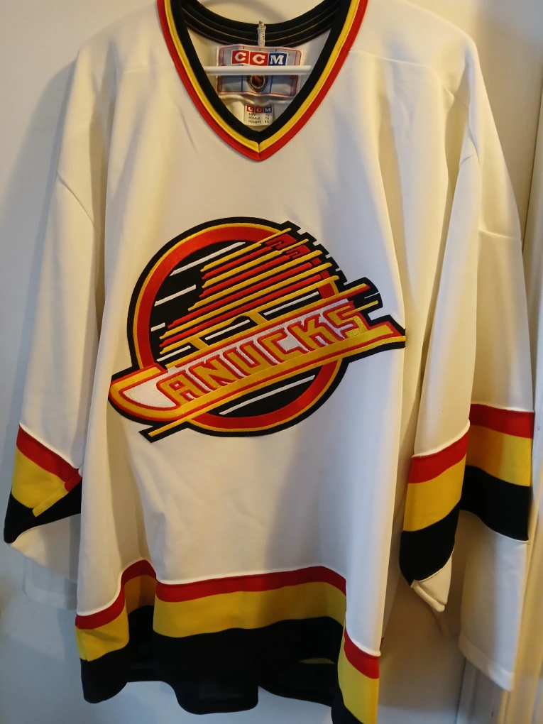 🏆 CCM Vancouver Canucks Hockey Jersey XL