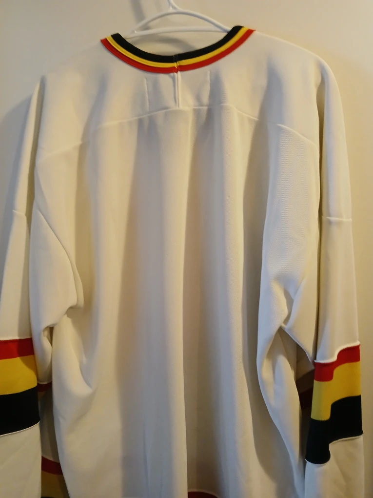 🏆 CCM Vancouver Canucks Hockey Jersey XL - photo 3