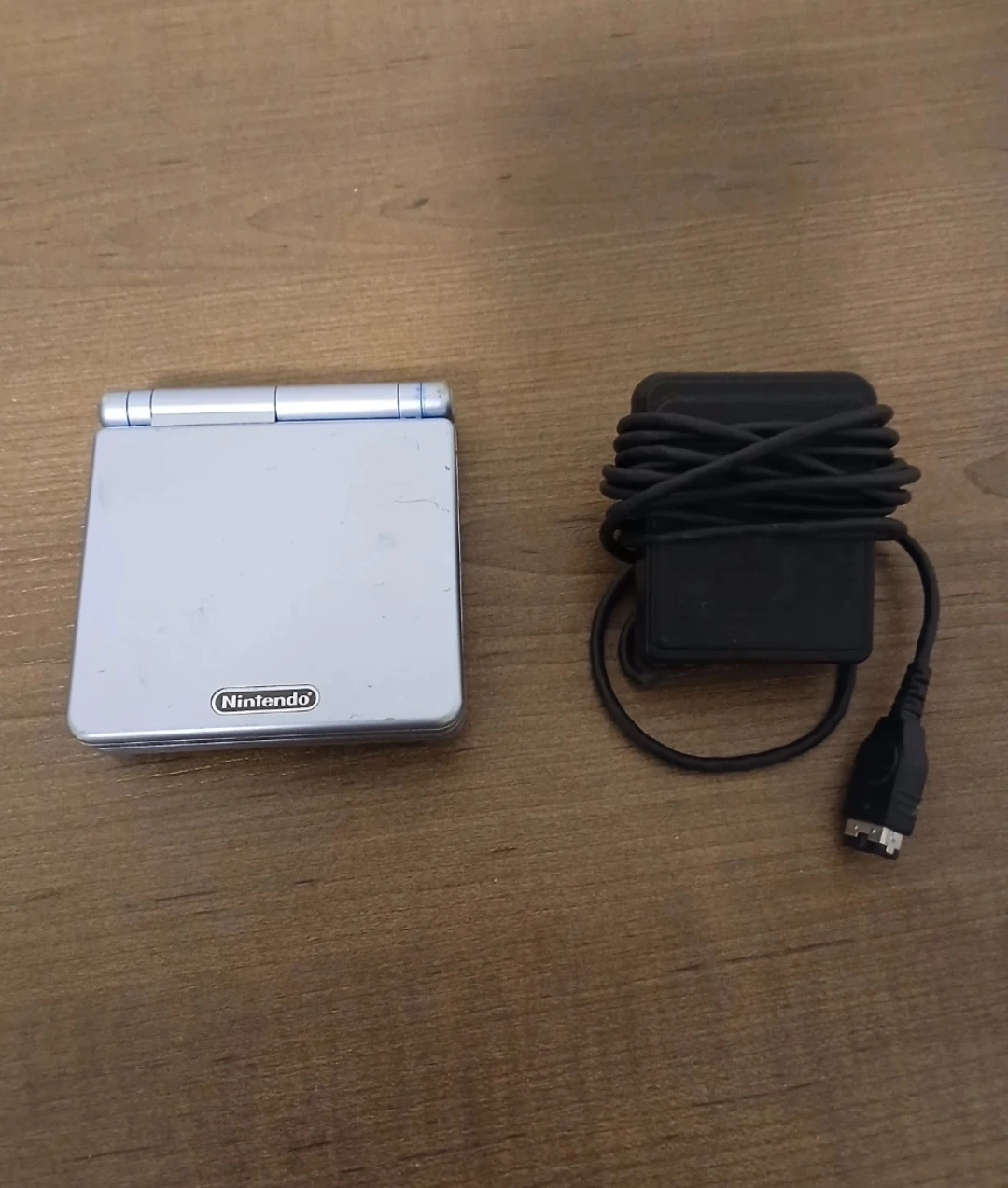 Nintendo Game Boy Advance SP