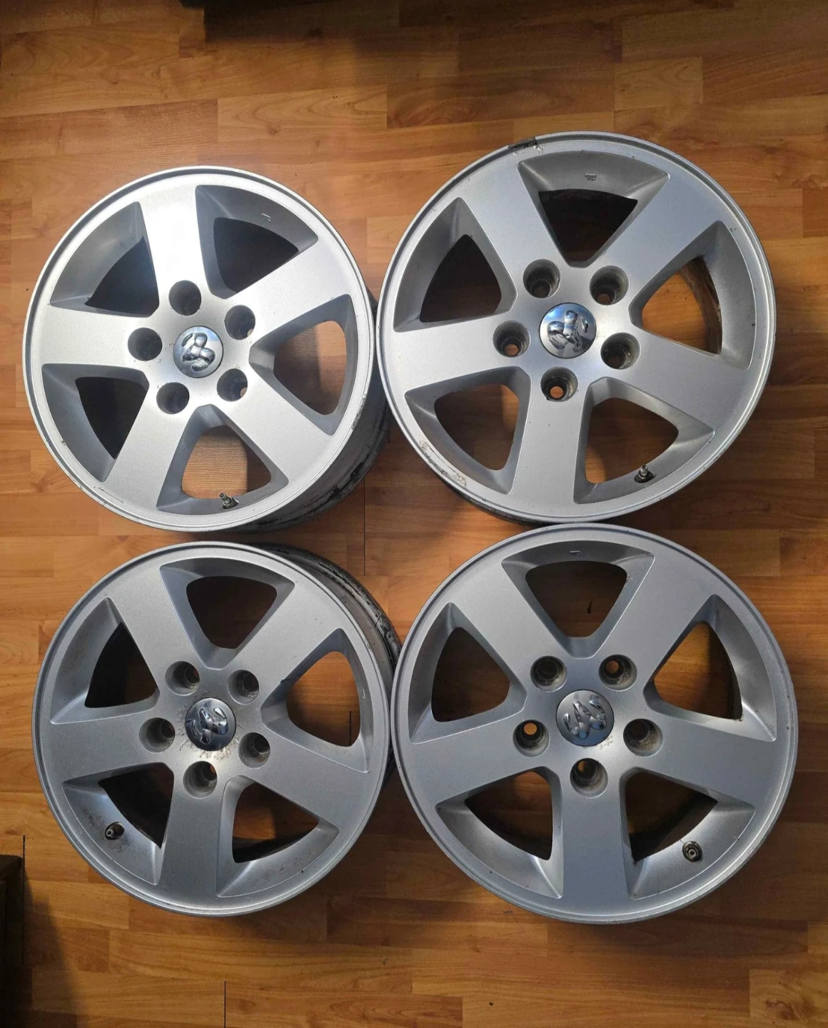 Dodge Grand Caravan Rims 16"