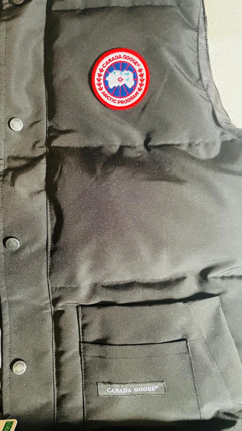 Canada Goose Black Puffer Vest - photo 2