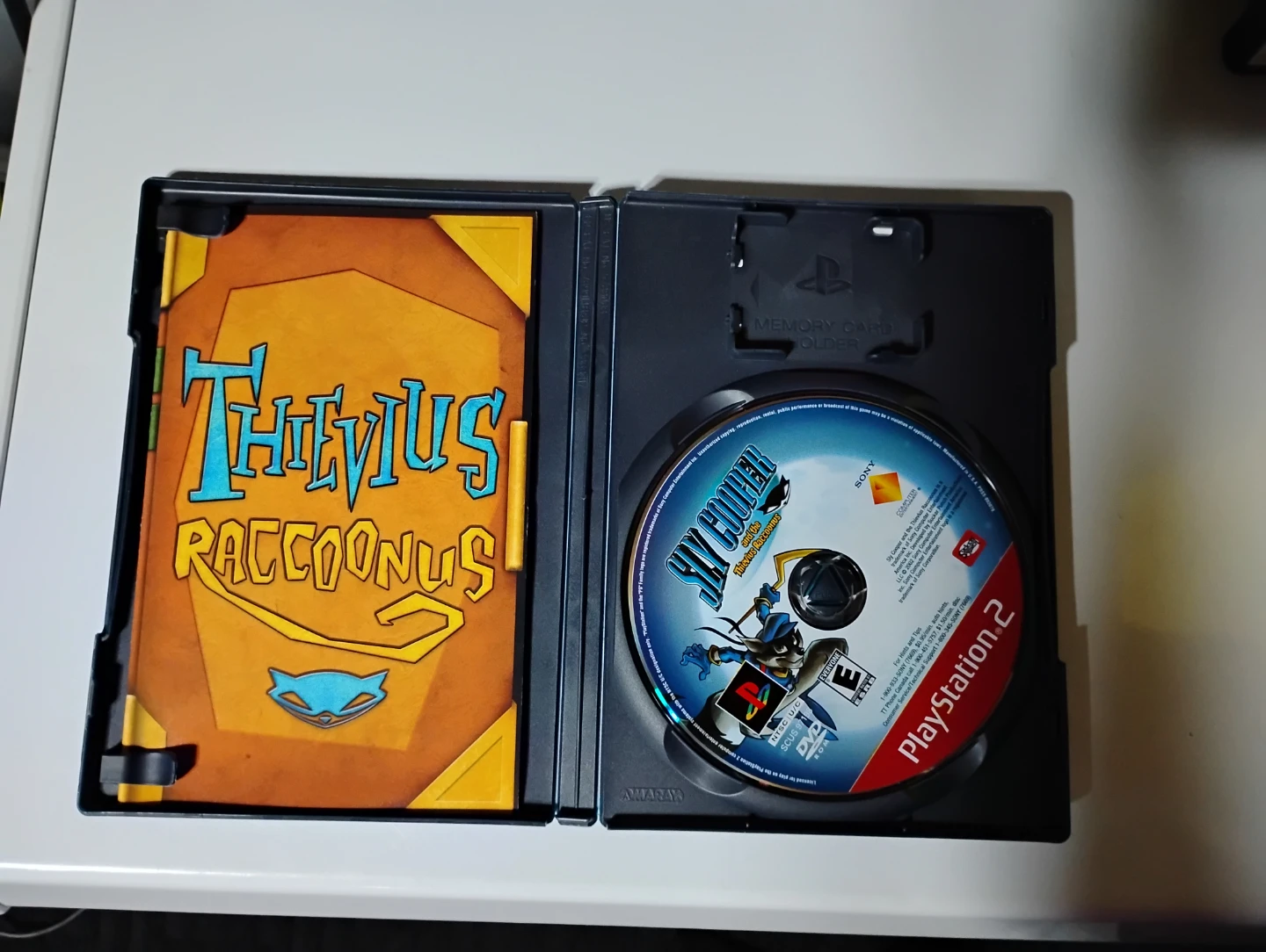 Sly Cooper and the Thievius Raccoonus PlayStation 2 Game - photo 3