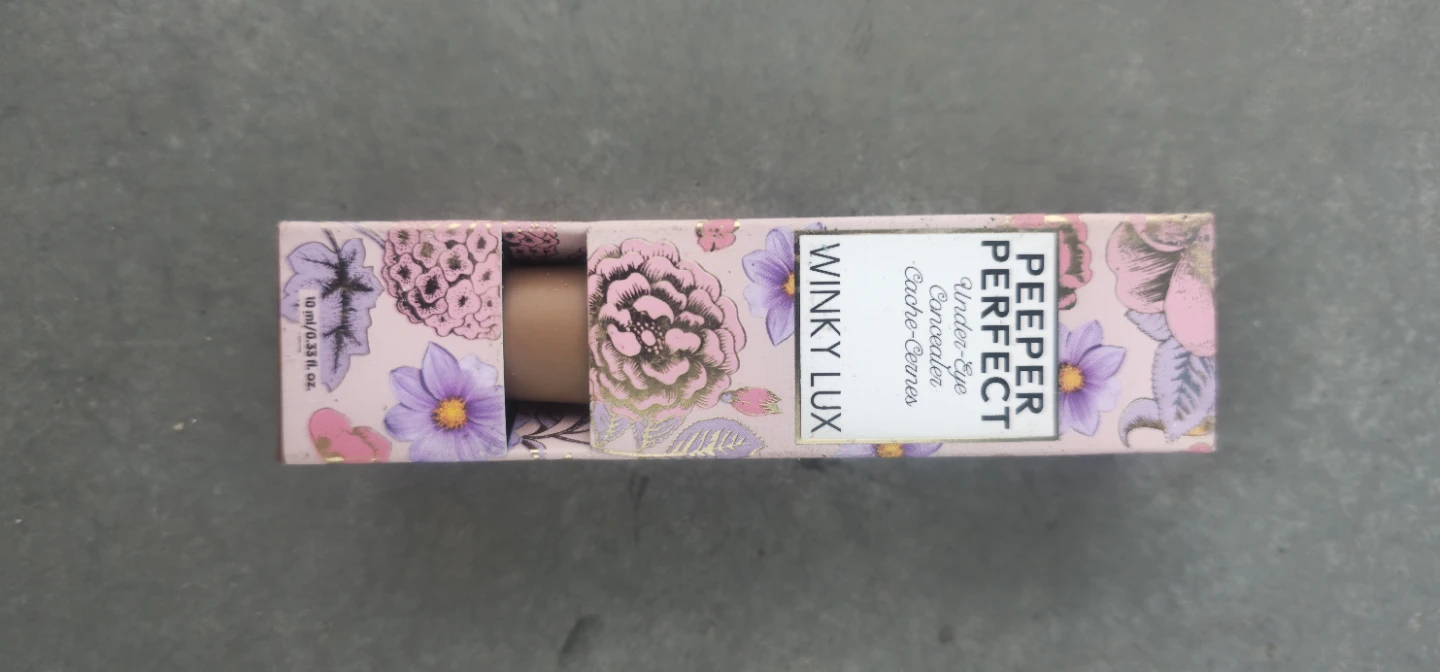 Winky Lux Peeper Perfect Under Eye Concealer