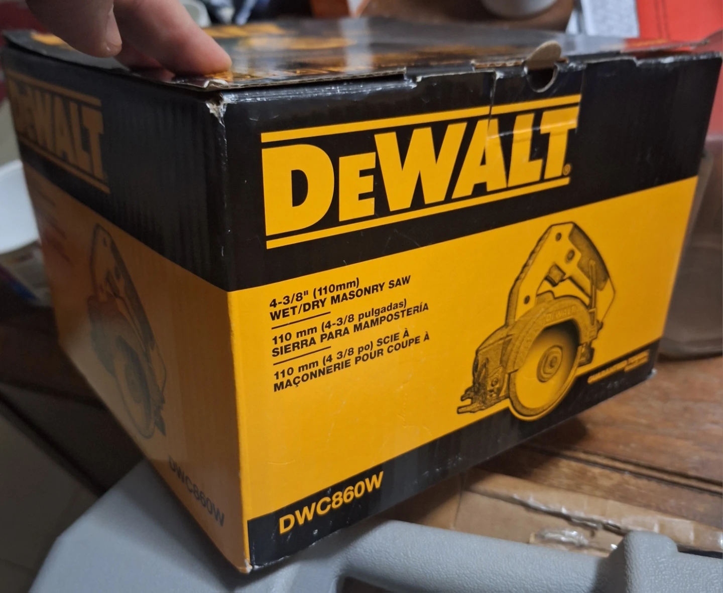 Dewalt DWC860W 4 3/8" Wet & Dry Hand Tile Cutter - photo 2