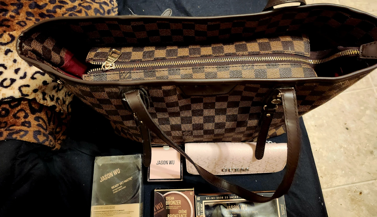 Louis Vuitton Speedy Tote Bag & Guess Wallet & Jason Wu - photo 3