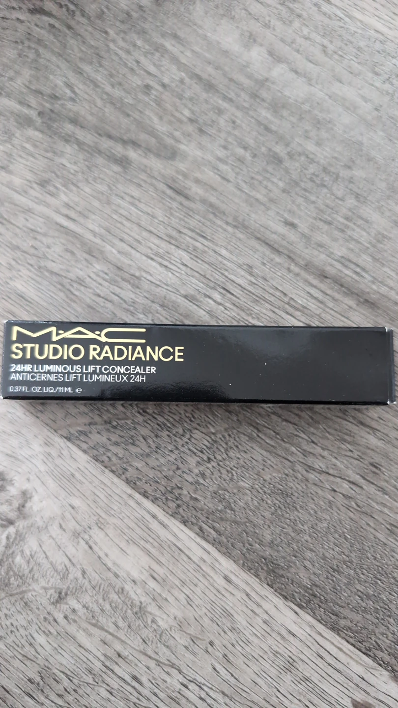 MAC Studio Radiance 24HR Luminous Lift Concealer NW45