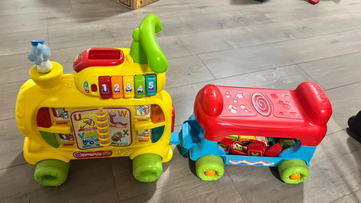 VTech Smart Wheels Grow and Go Riding Toy Train