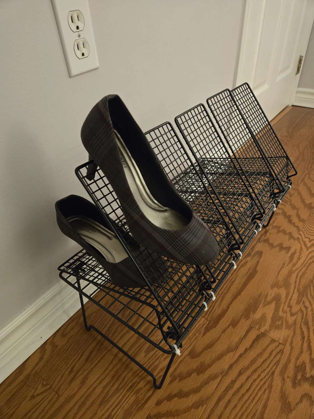 Black Wire Shoe Rack Organizer - photo 2