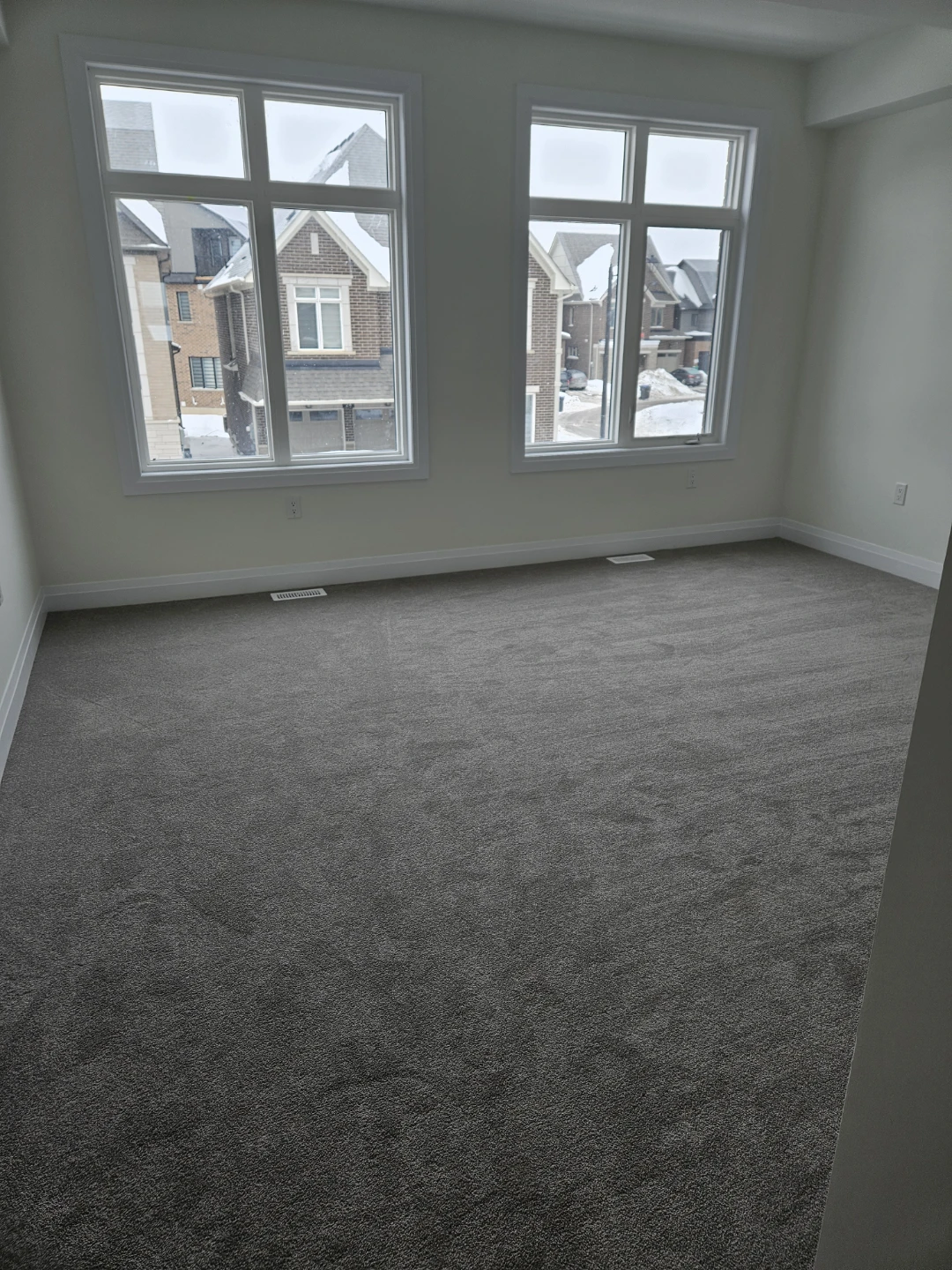 Carpet for sales in a brand new 5 bedroom home - photo 5