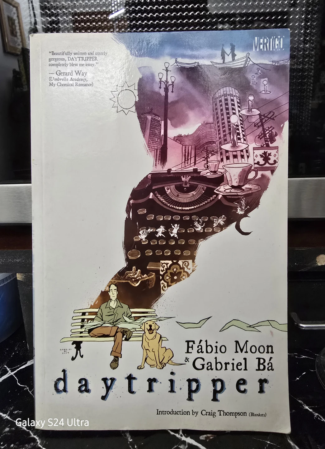 🏆 Daytripper Paperback By Fabio Moon & Gabriel Ba