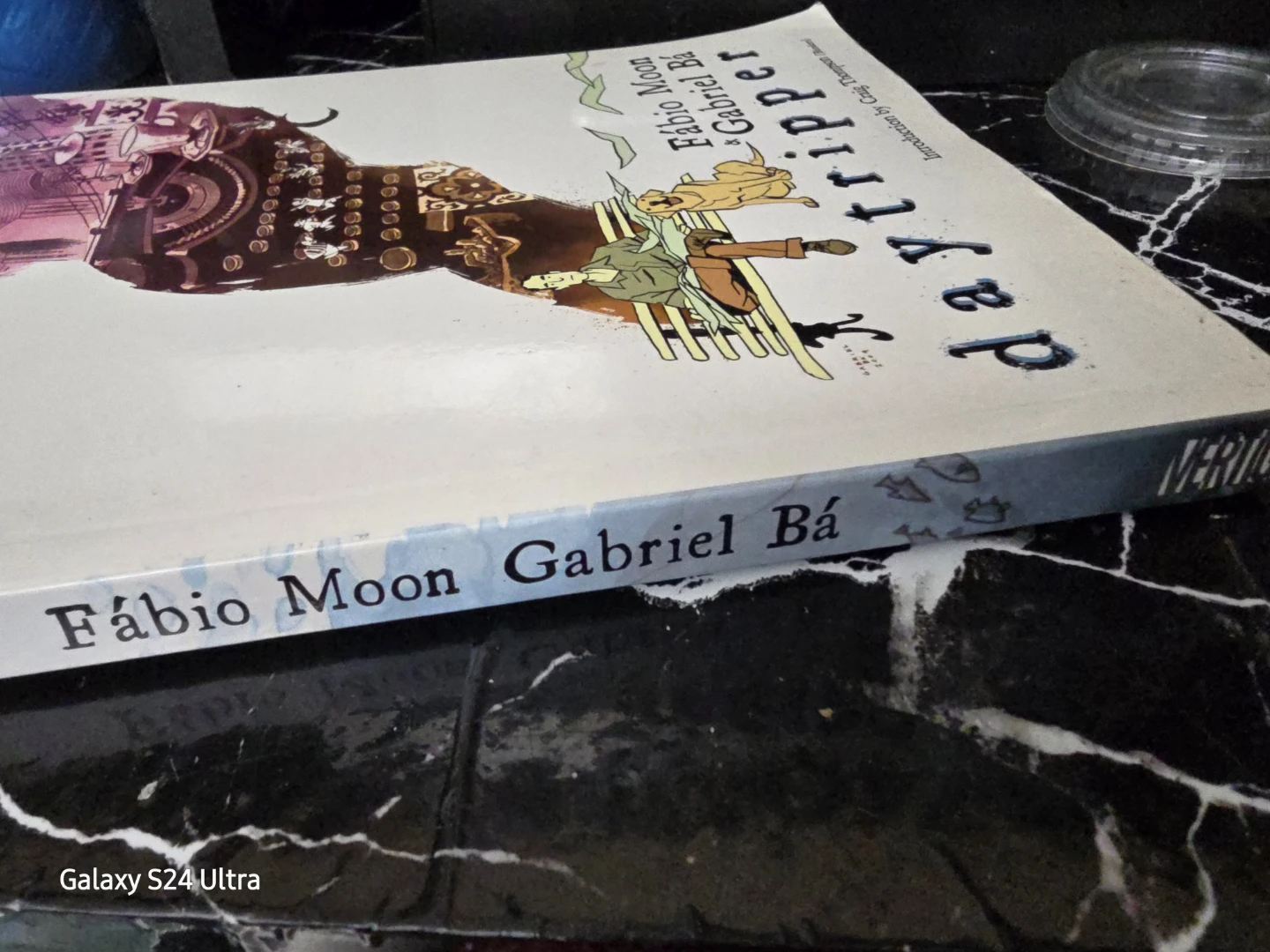 🏆 Daytripper Paperback By Fabio Moon & Gabriel Ba - photo 3