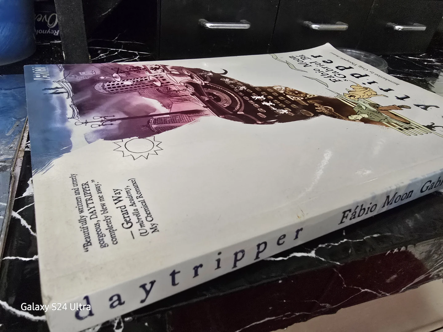 🏆 Daytripper Paperback By Fabio Moon & Gabriel Ba - photo 4