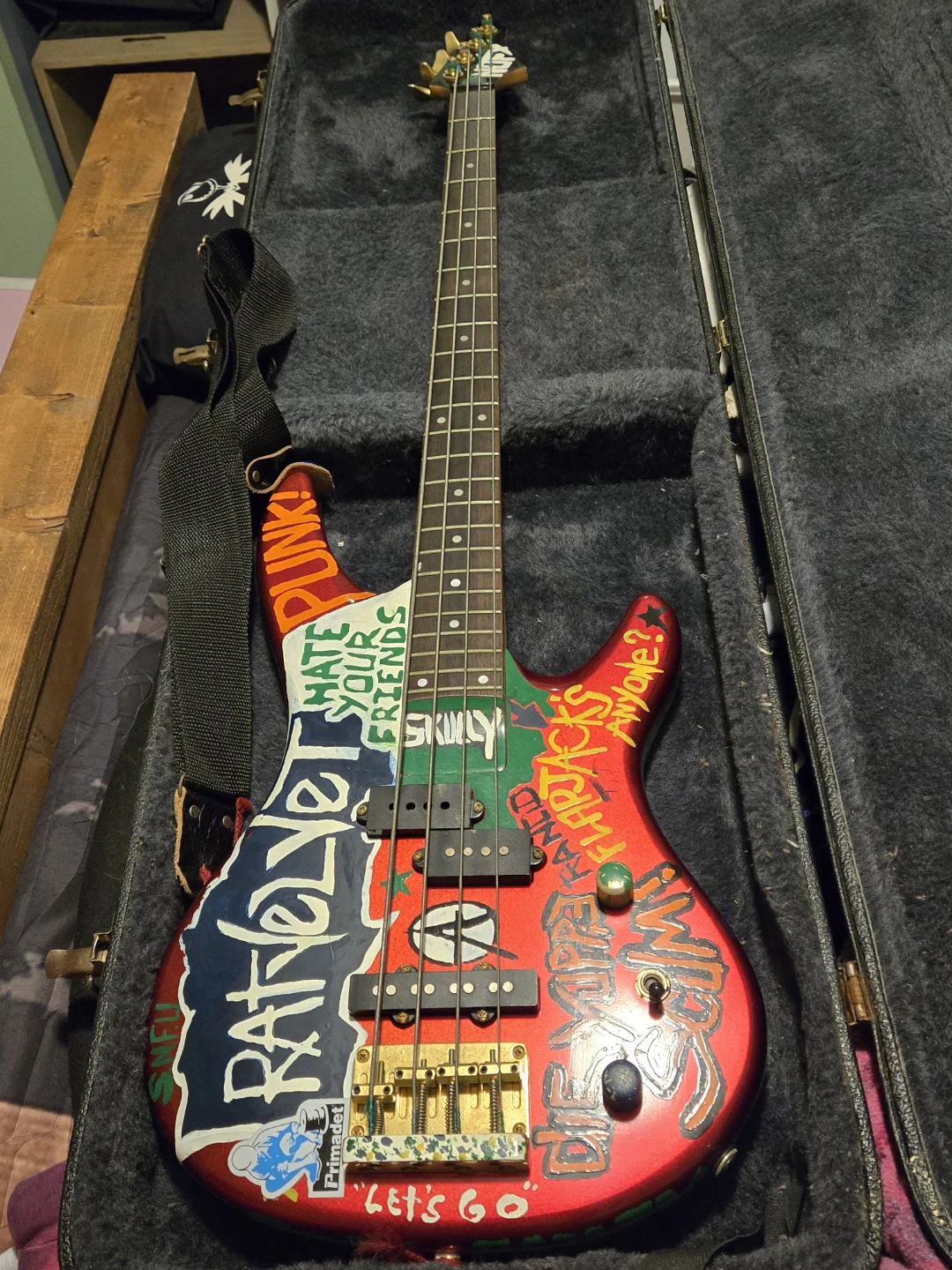 H.U.F. Punk Bass Guitar with Case - photo 4