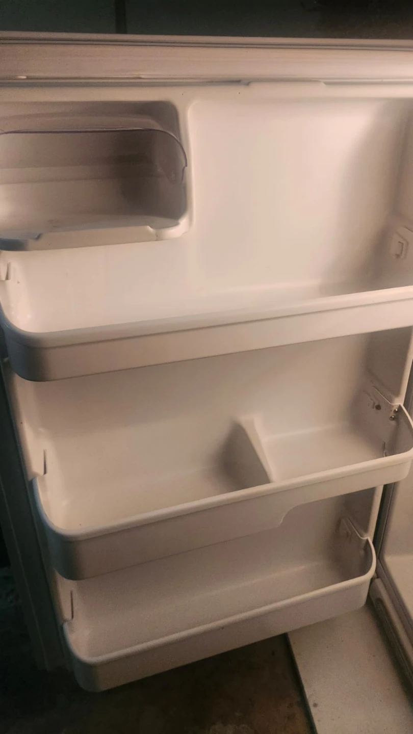 Frigidaire White Refrigerator - photo 4