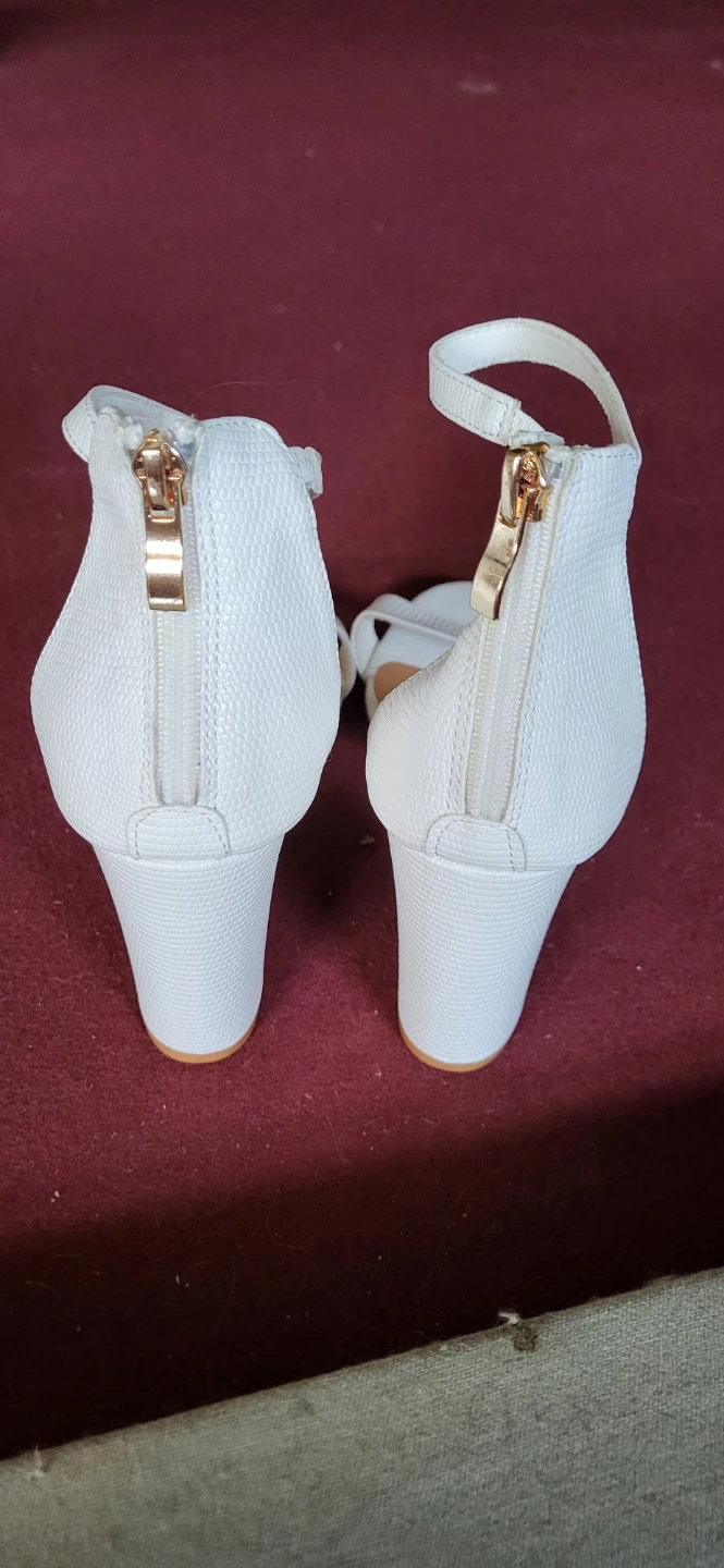 White Ankle Strap Heels - Size 36 - photo 4