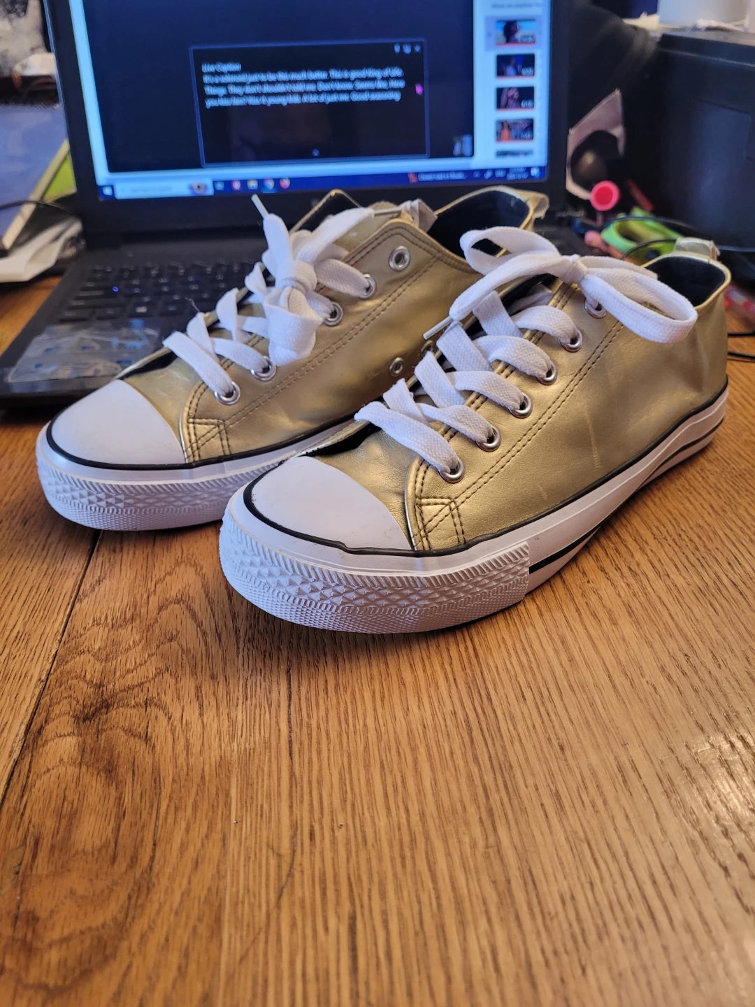 Gold Sneakers Size 8 - photo 5