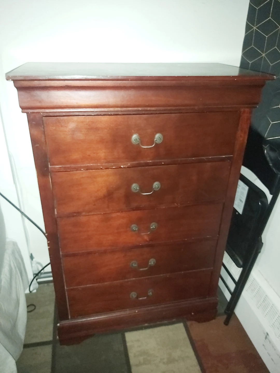 FREE! Wooden Dresser with 5 Drawers