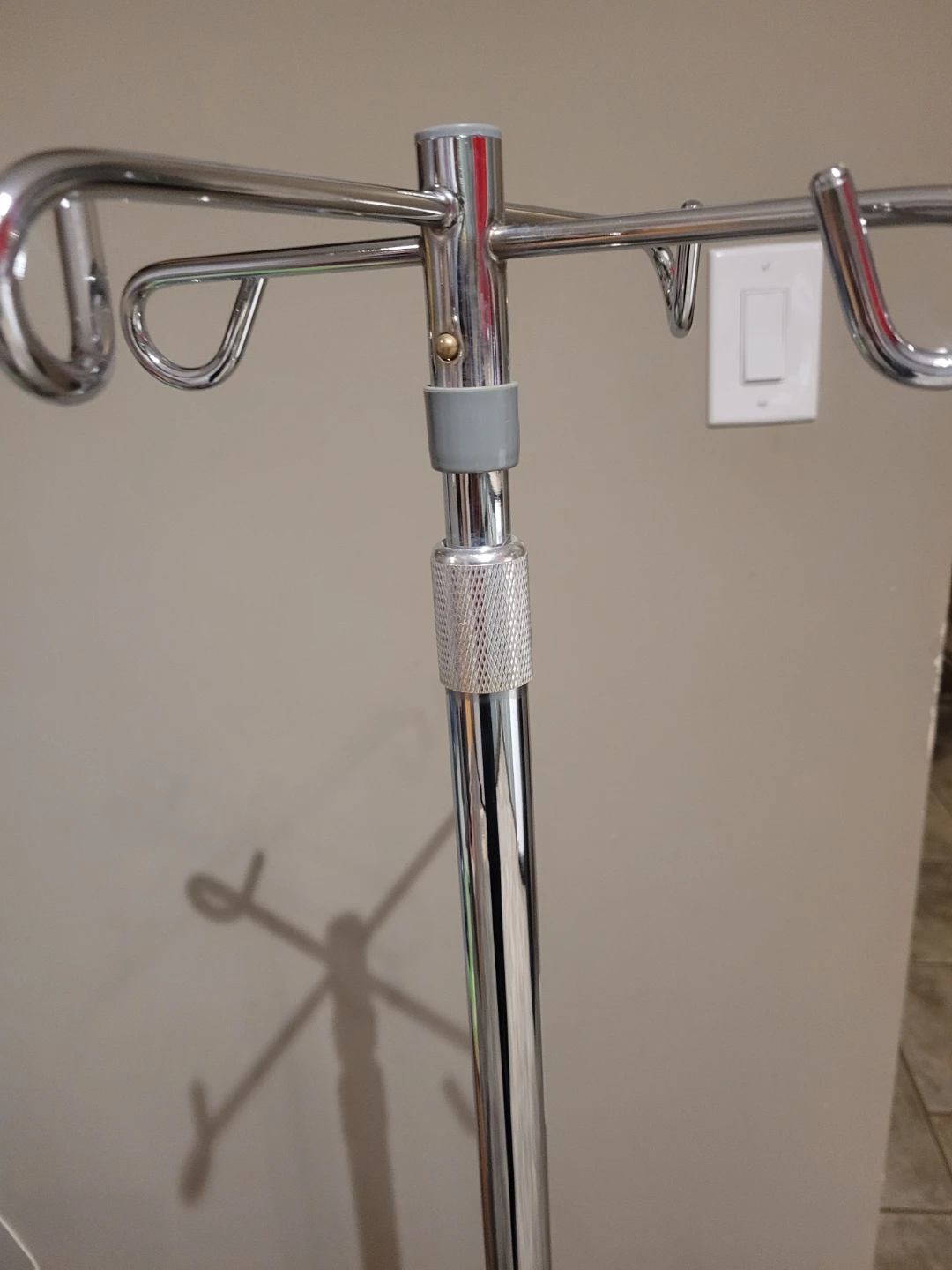 Adjustable IV Pole Stand - photo 2