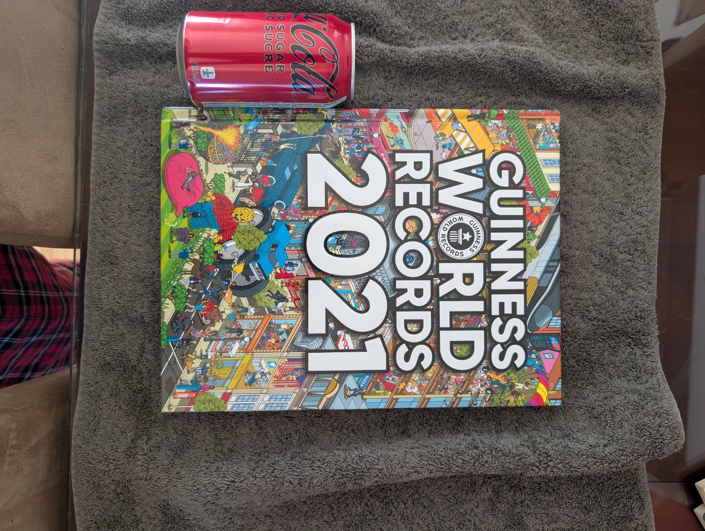 Ripley's Believe It or Not!  & 2021 Guiness book - photo 2