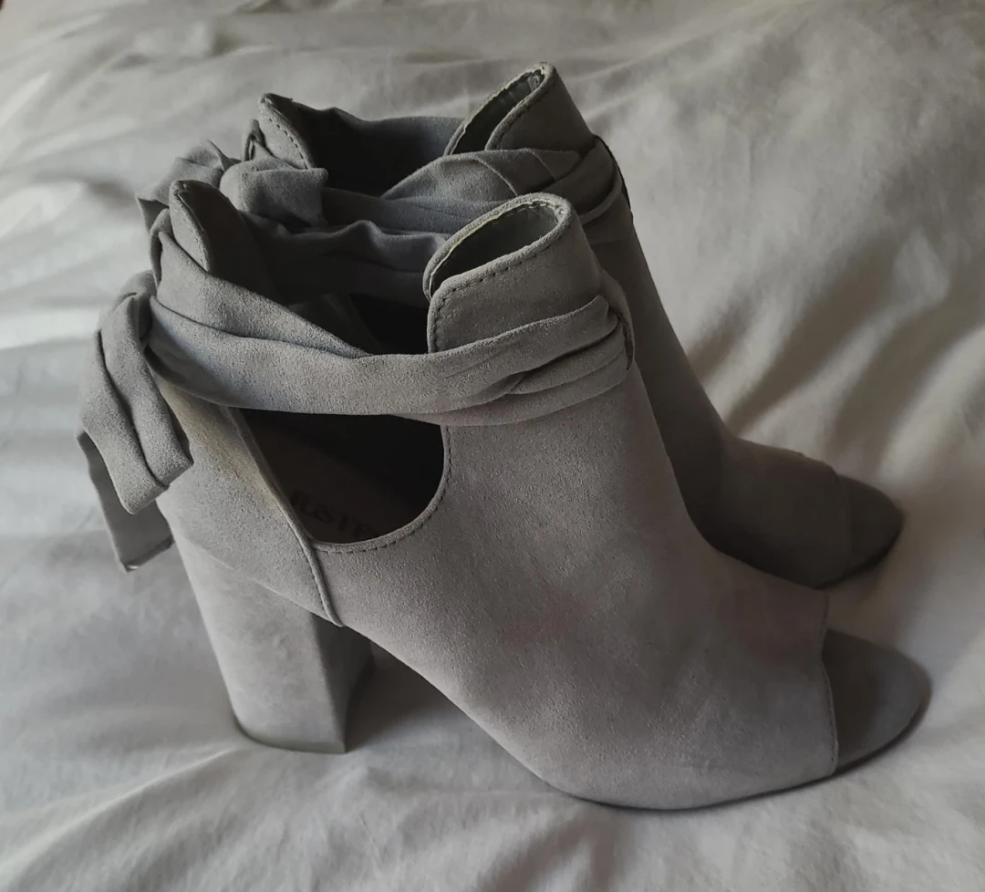 🏆Grey Peep-Toe Ankle Boots with Tie Accent - photo 3
