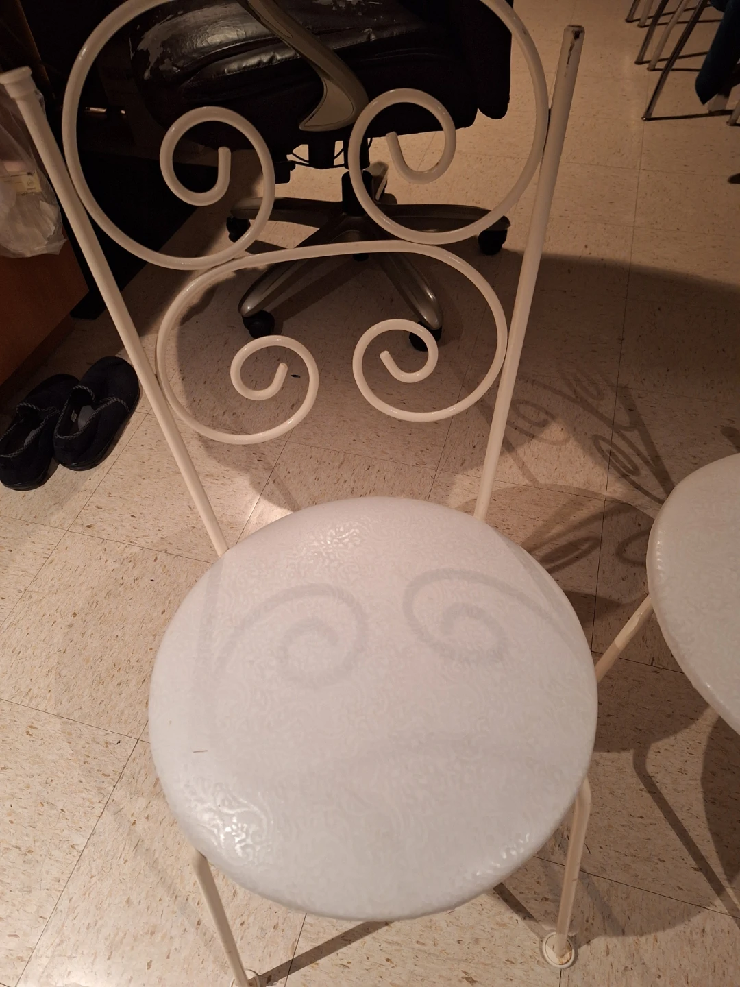 Vintage White Metal Swirl Accent Chairs - Set of 3 - photo 2