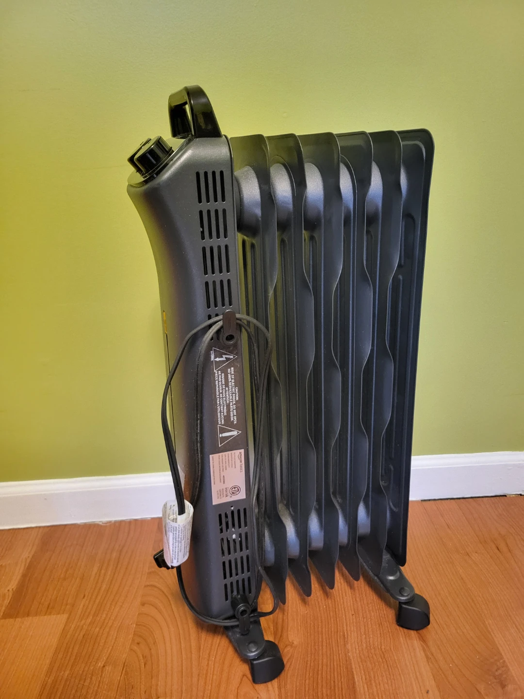 Amazon Basics Oil-Filled Radiator Heater - photo 2