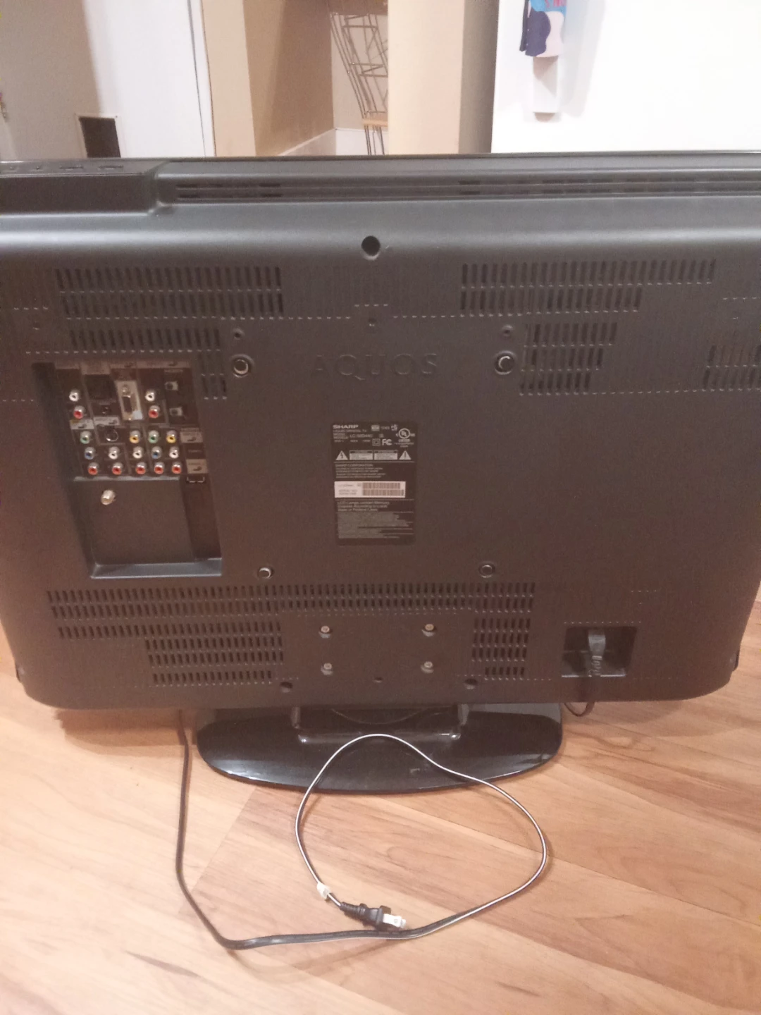 Sharp Aquos LC-32D44U LCD Television - photo 3
