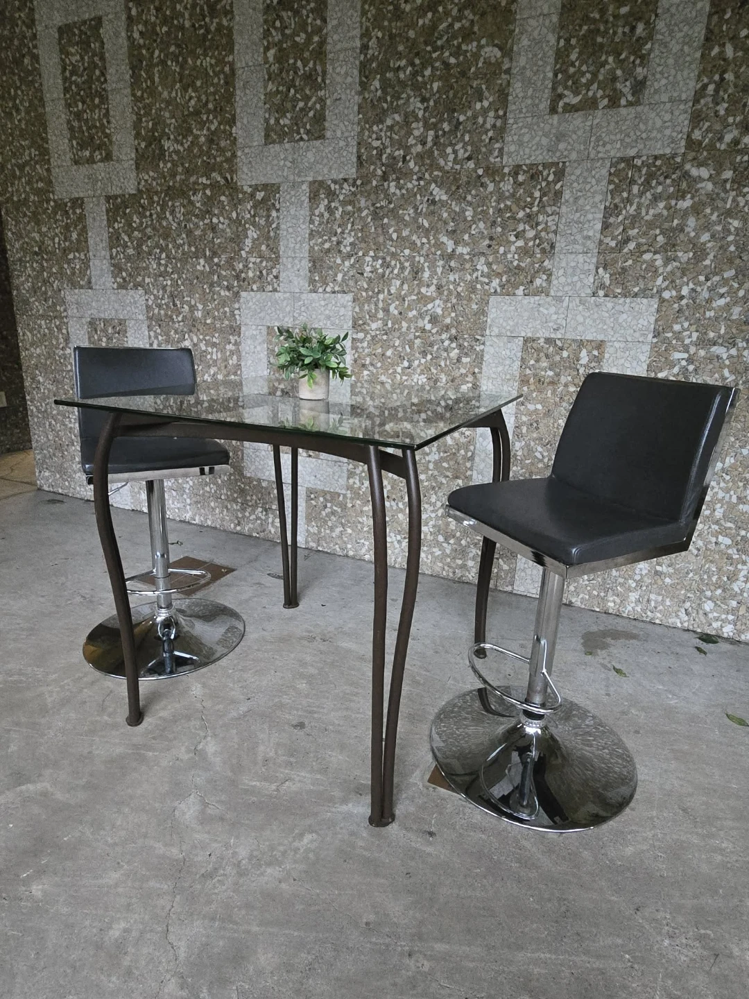 Modern Glass Top Bar/Pub Table Set with 2 Swivel Bar Stools - photo 4