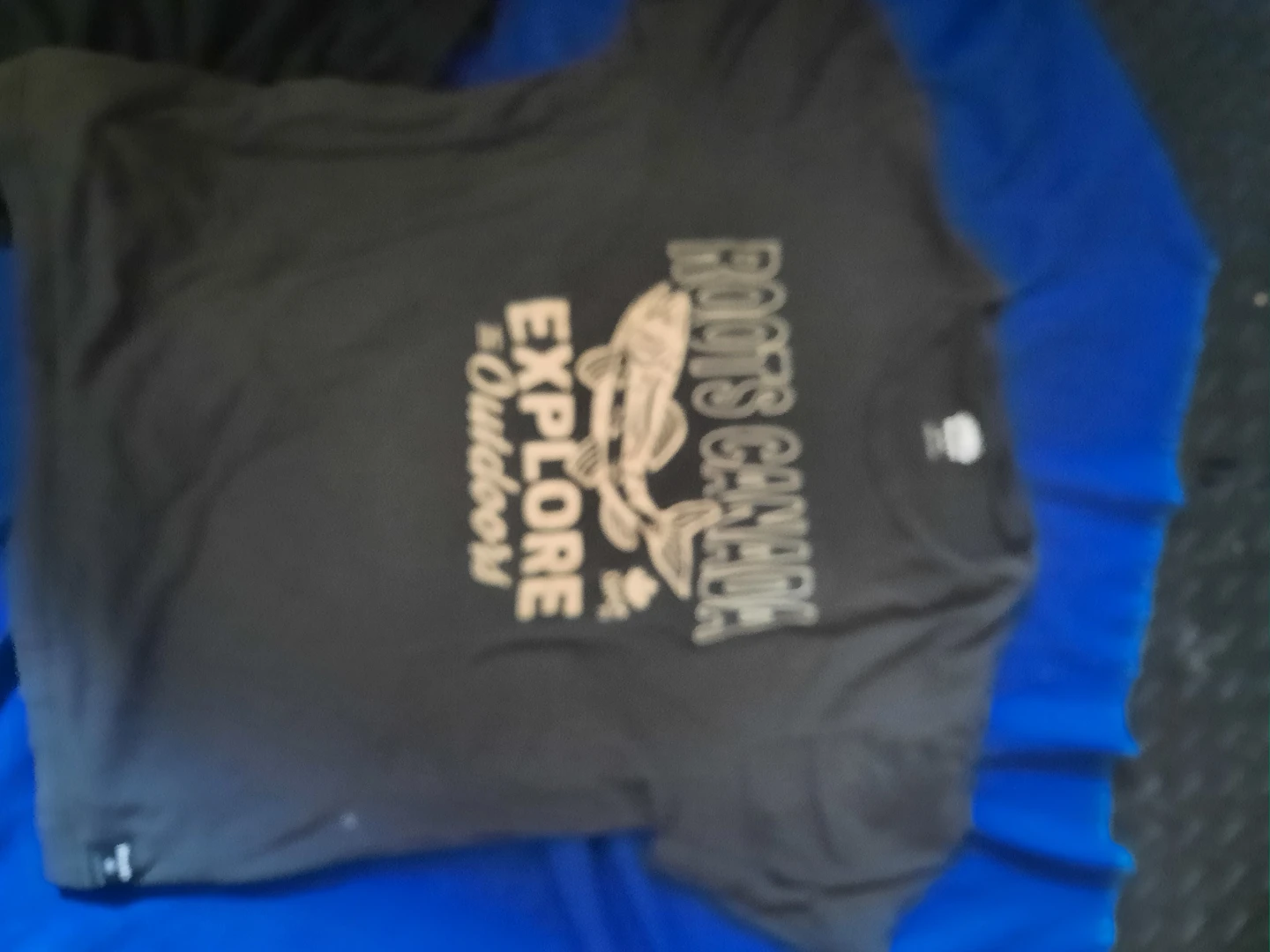 Roots Canada T-Shirt - Size M "🏆"