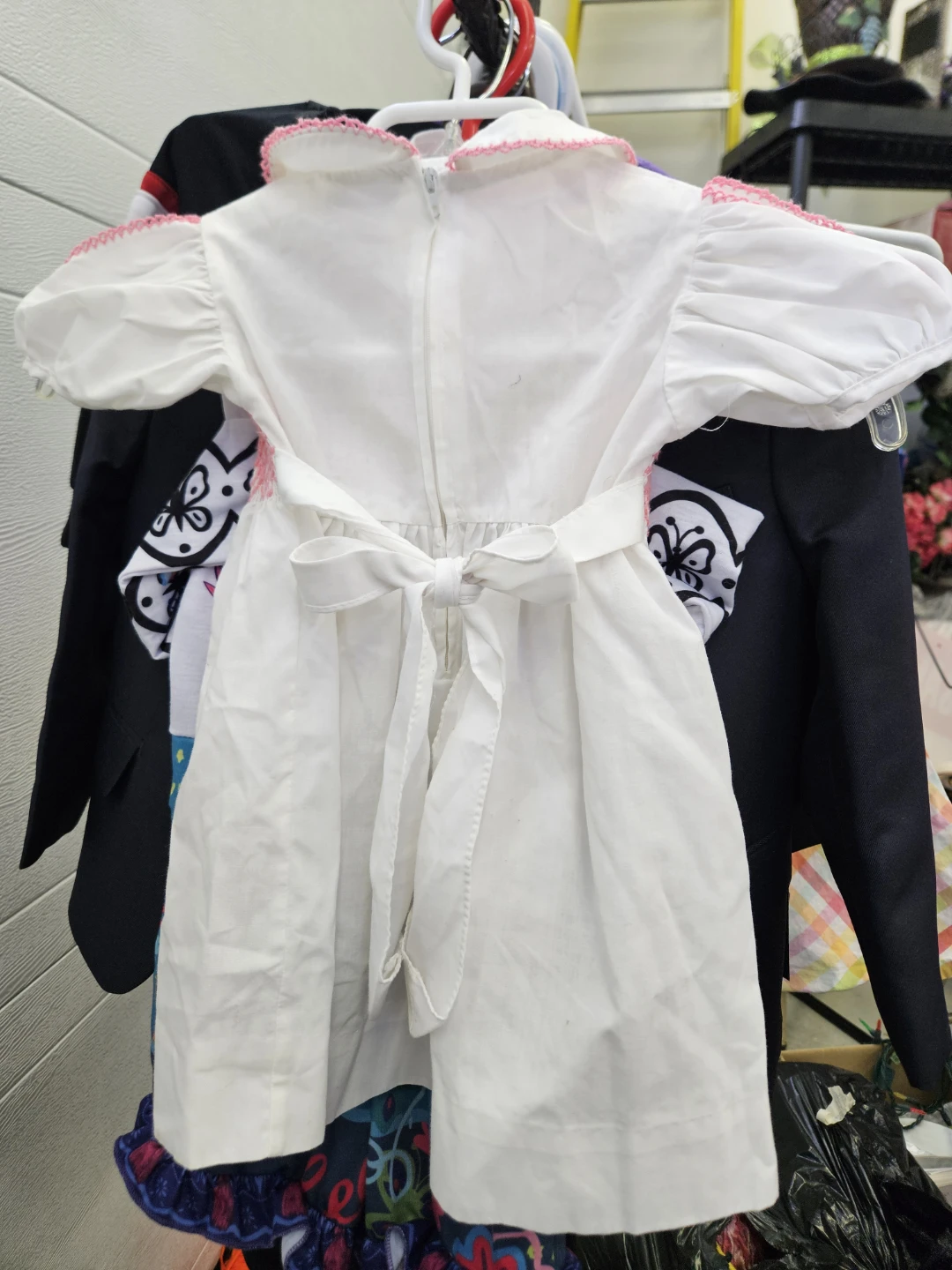 🐣 White Smocked Dress with Pink Trim 3M - photo 2