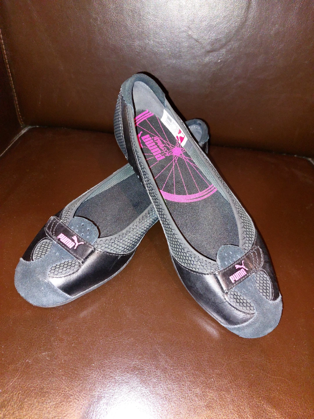 Puma Women's Black & Pink Ballet Flats size 8