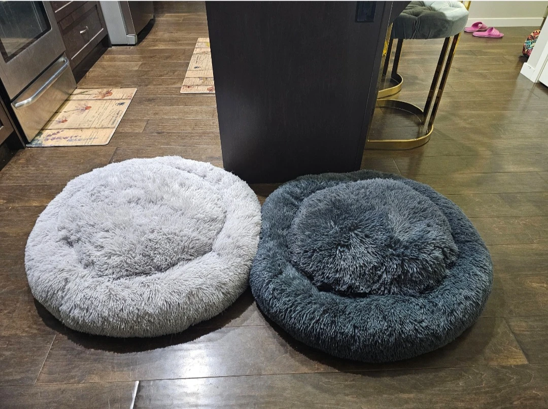 Large size fluffy Round Pet Beds (New never used)each $45 - photo 2
