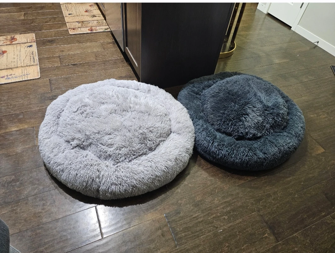 Large size fluffy Round Pet Beds (New never used)each $45 - photo 3