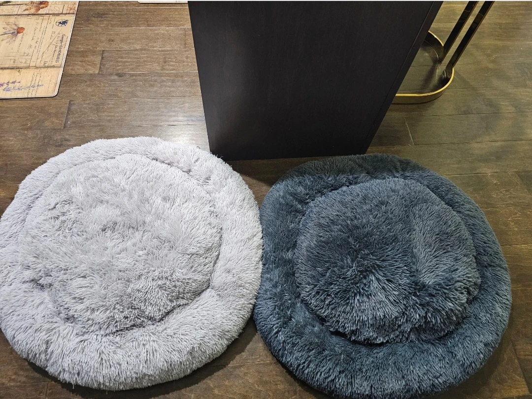 Large size fluffy Round Pet Beds (New never used)each $45 - photo 4