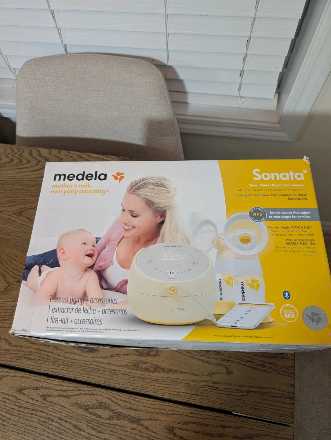 Medela Sonata Breast Pump with Accessories