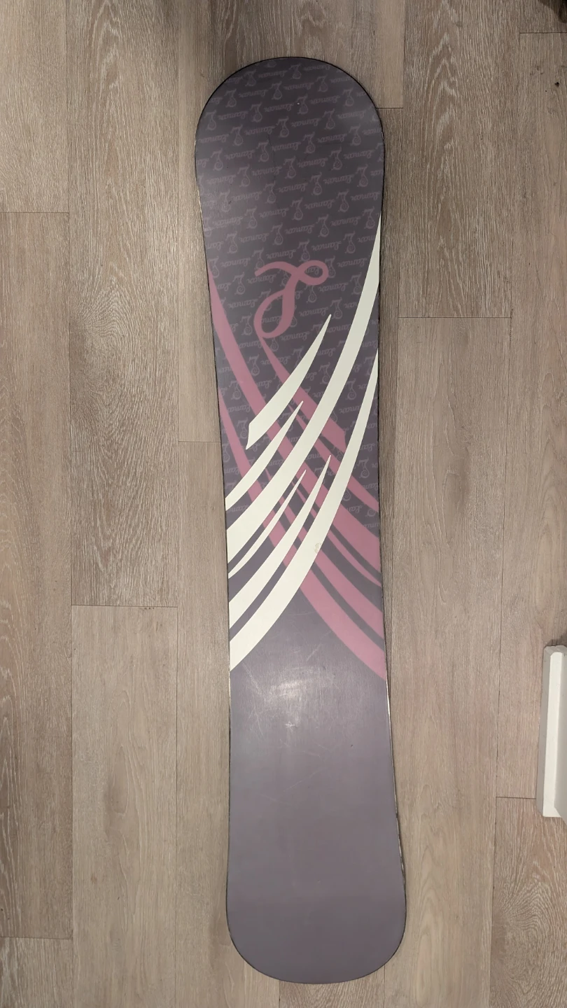 Lamar Merlot 154cm Snowboard