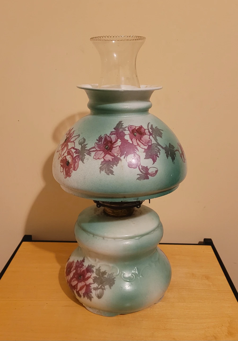 Antique Hurricane Oil Lamp - photo 3