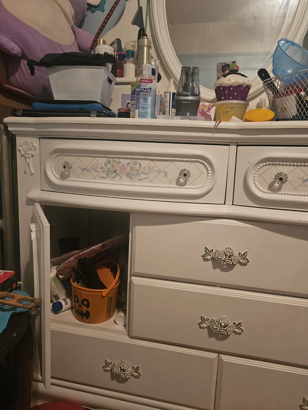 White Vanity Dresser with Mirror and Drawers - photo 3