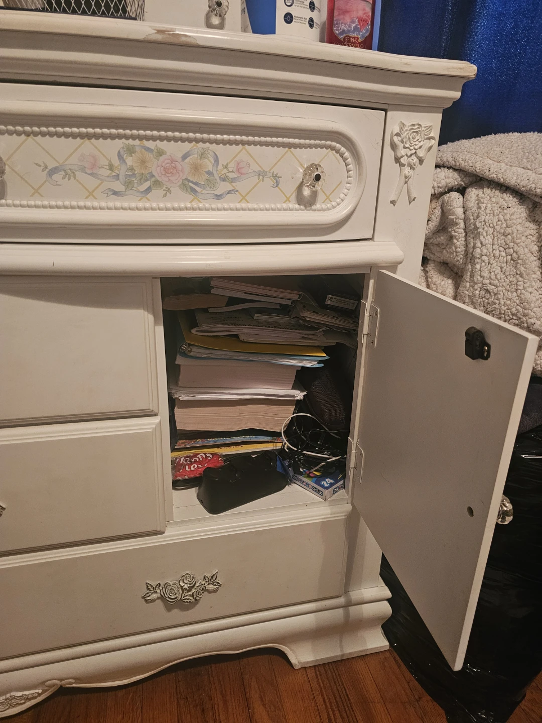 White Vanity Dresser with Mirror and Drawers - photo 5