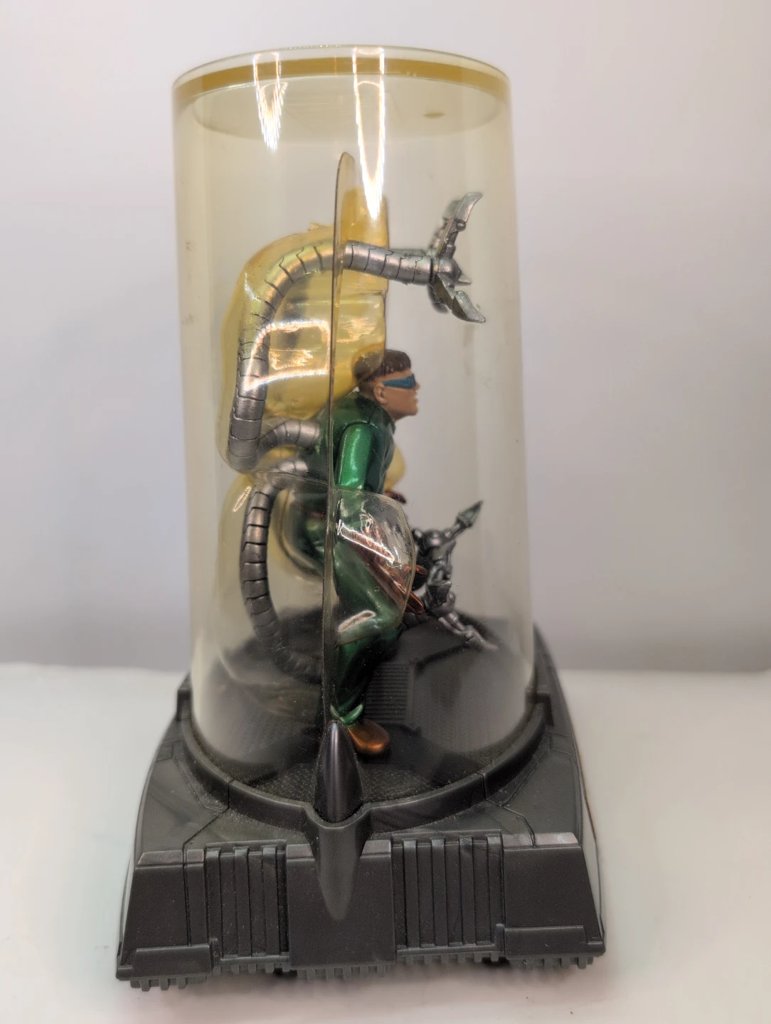 Marvel Titanium Die-Cast Doctor Octopus Figure - photo 4