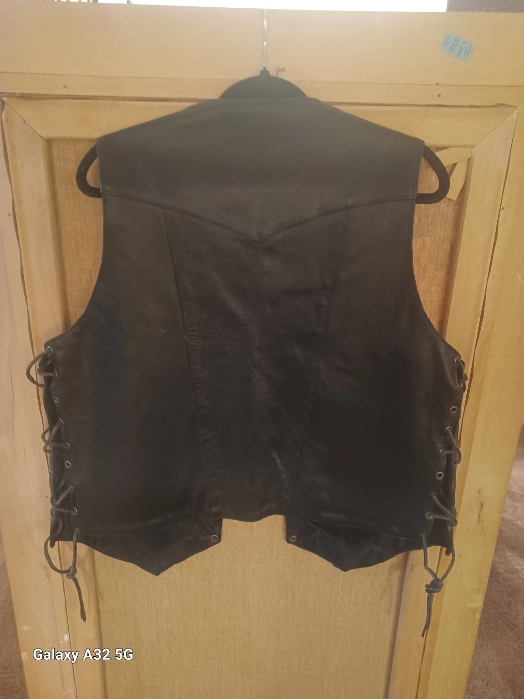 Men's Large Leather Motorcycle Vest - photo 2