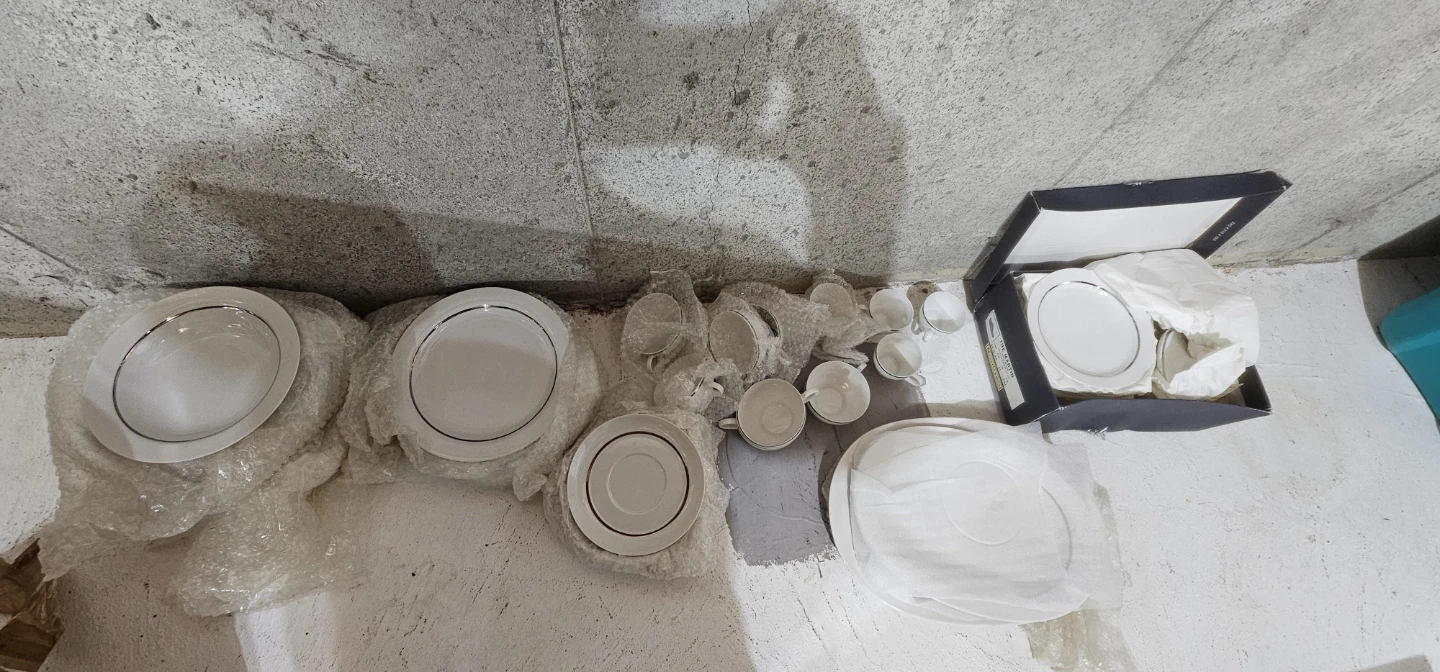 White Ceramic Dinnerware Set