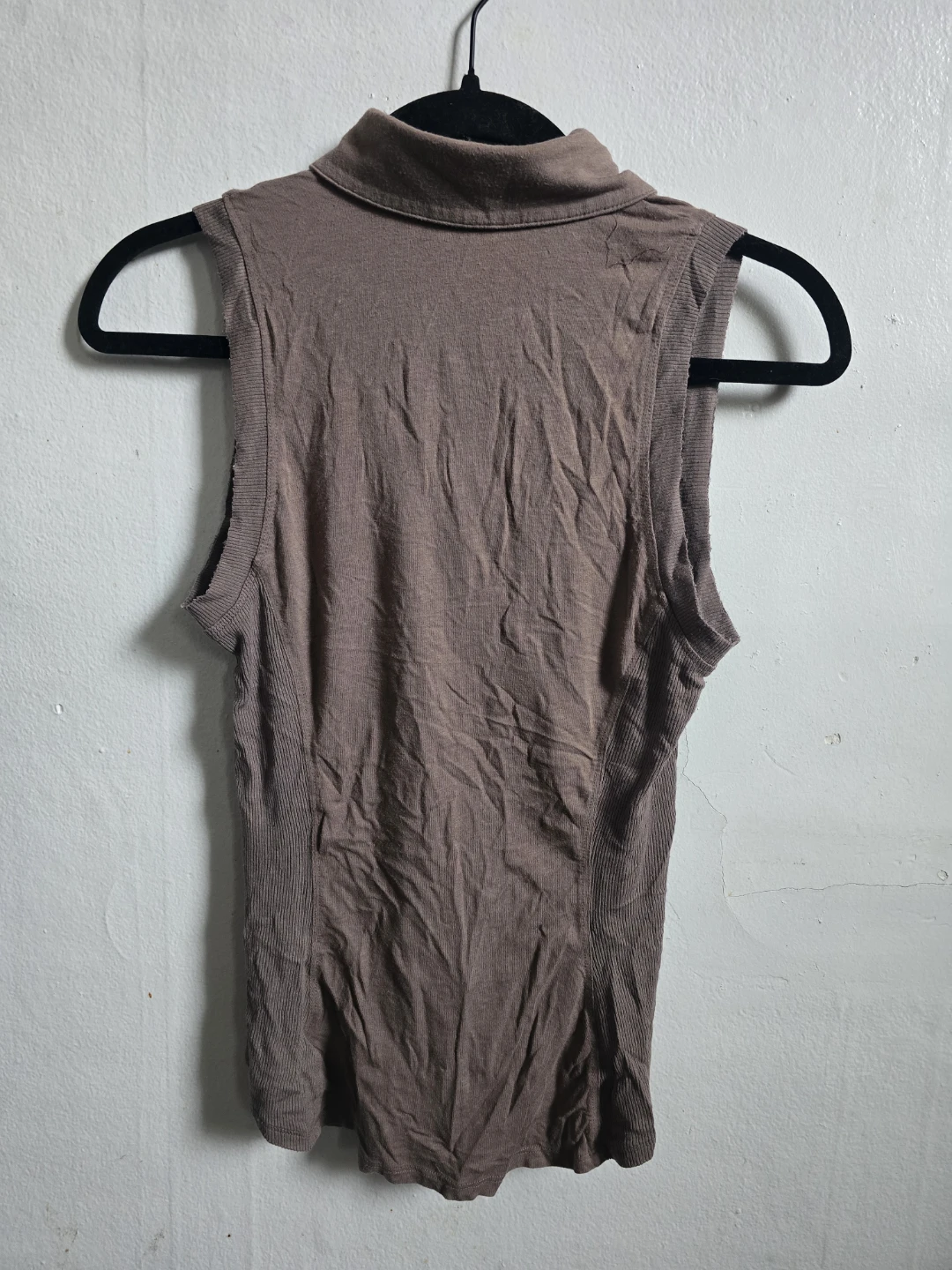 Bebe Sleeveless Collared Button-Up Top - photo 3