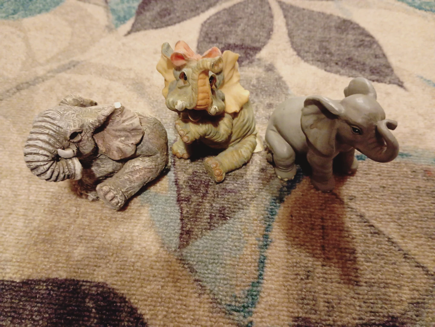 Lot of 3 Elephant Figurines - photo 2
