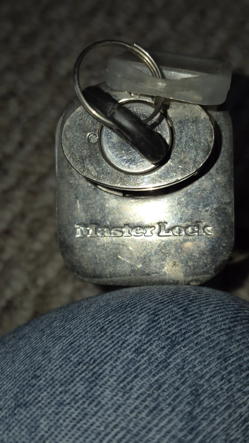 Master Lock Trailer Hitch Lock Model 377 - photo 2