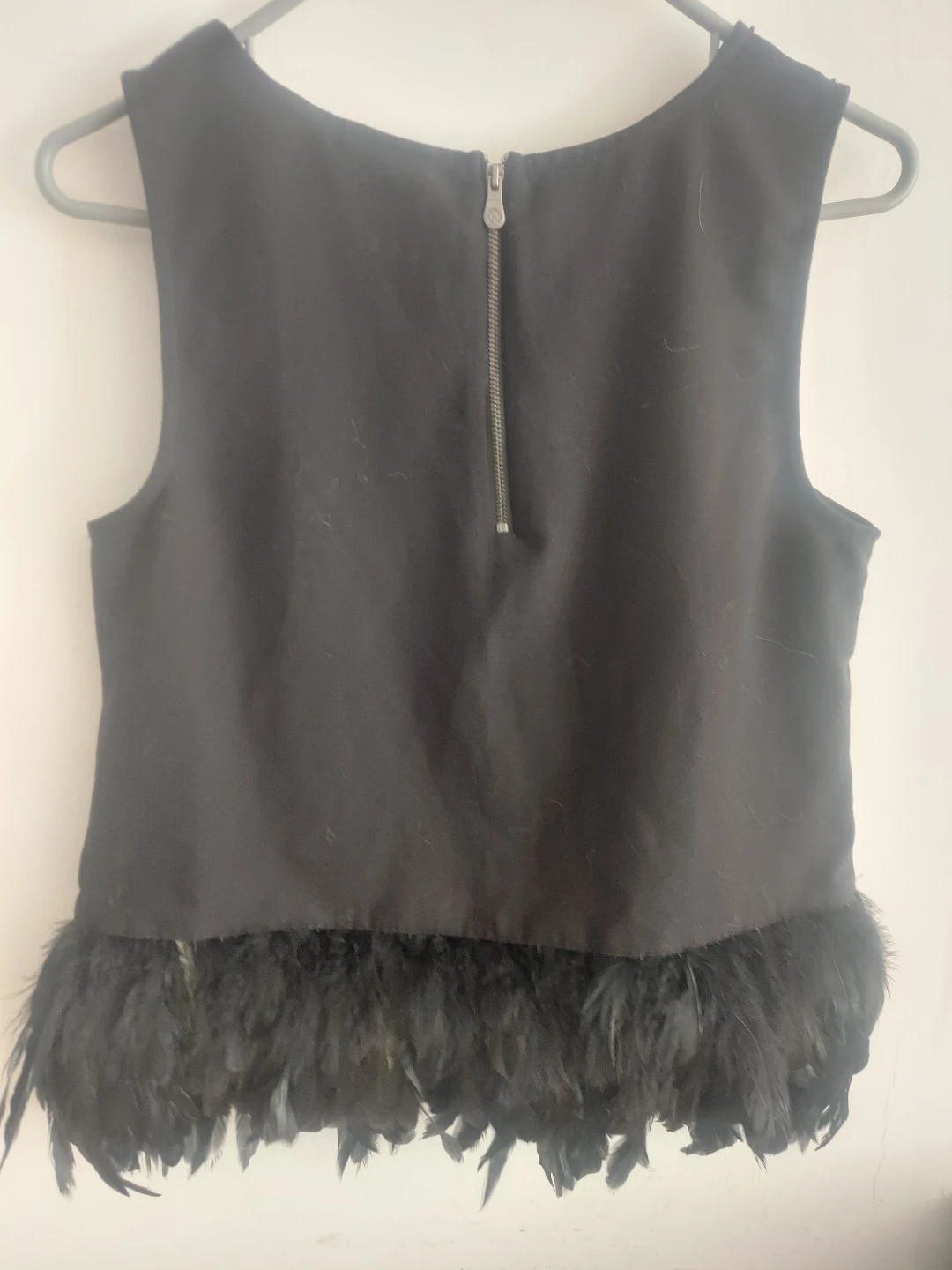 Nicole Miller Black Feather Trim Sleeveless Top - photo 2