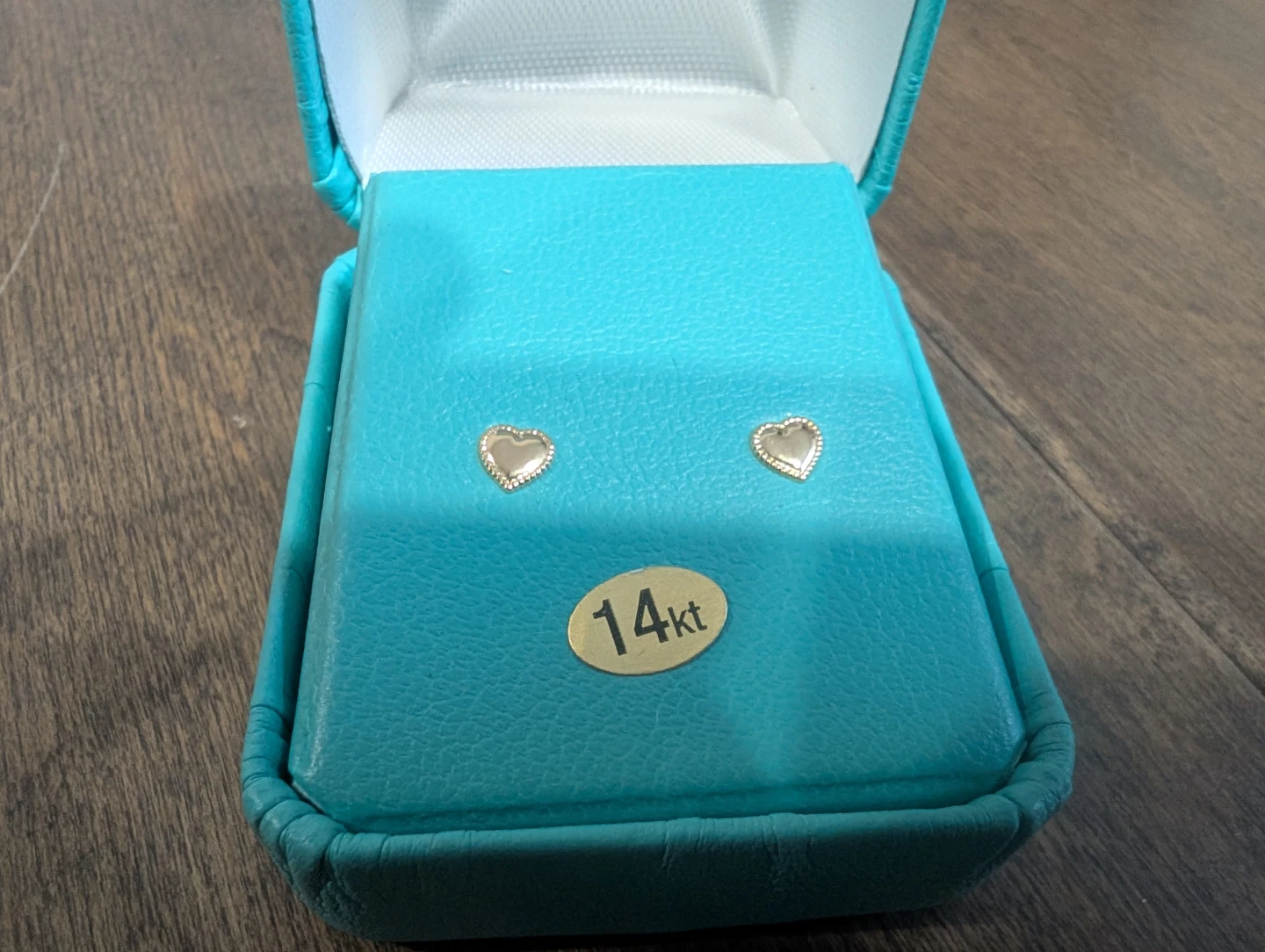Brand New 14K Yellow Gold Heart Earrings For Sale - photo 2