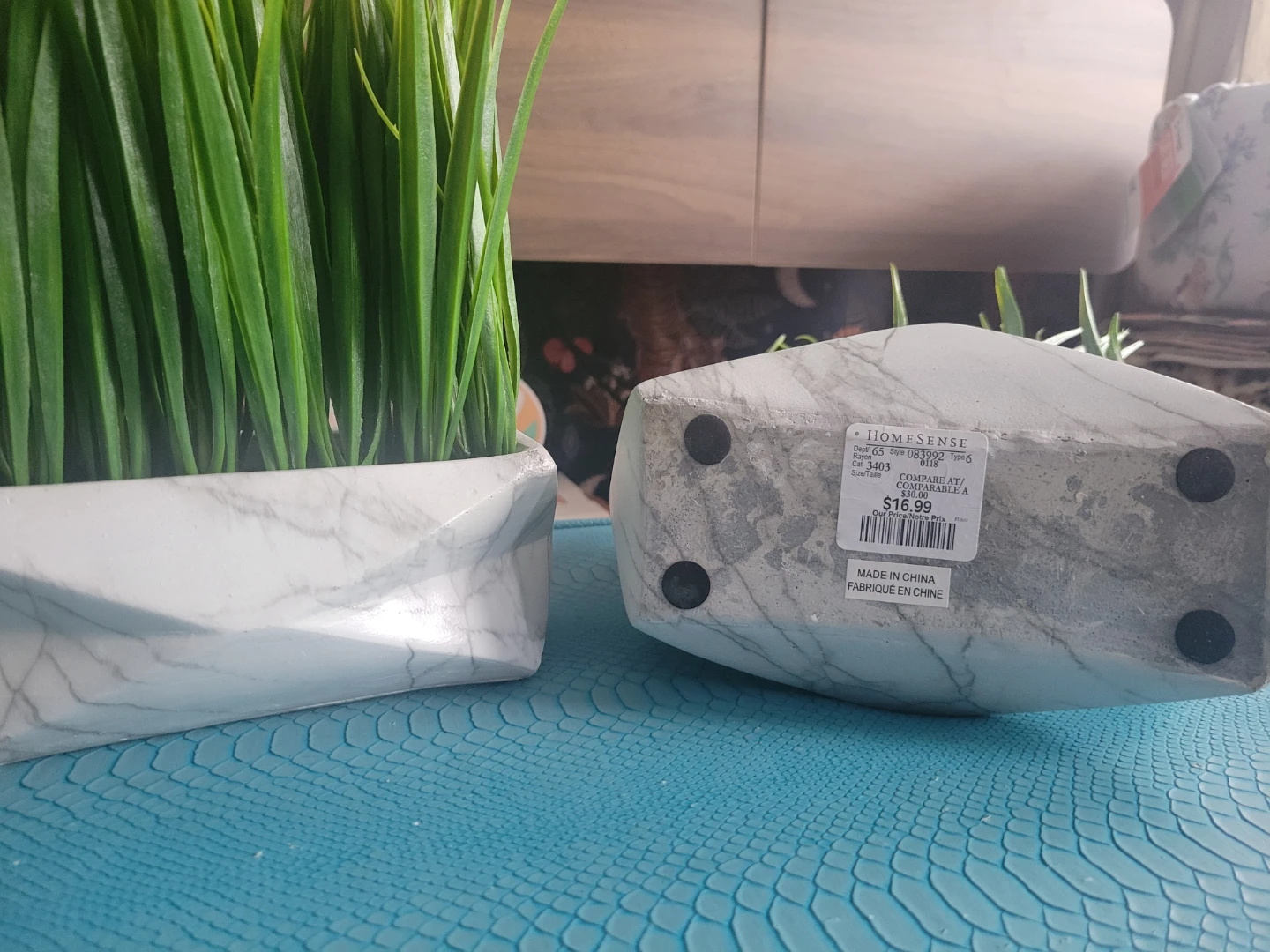 Set of 2 Artificial Grass Plants in Marble Pots - photo 3