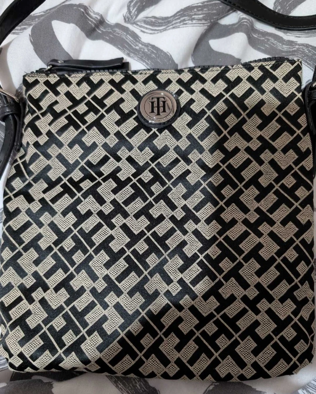 Tommy Hilfiger Crossbody Bag - photo 2