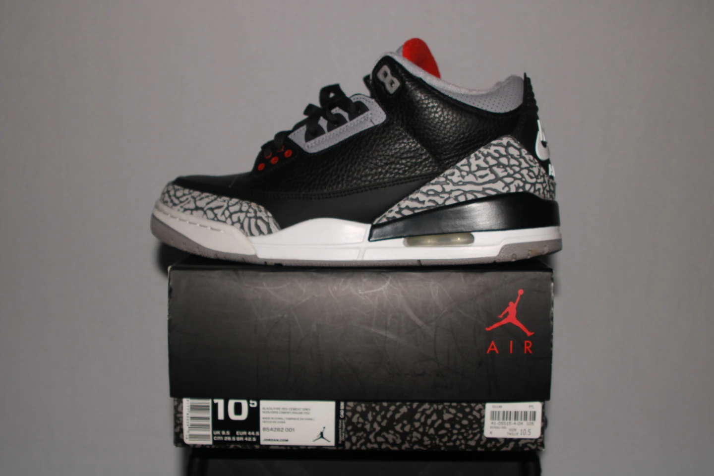 Air Jordan 3 black cement 2018